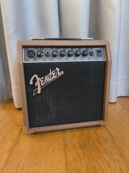 Amplificador para Guitarra Acústica Fender Acoustasonic 15