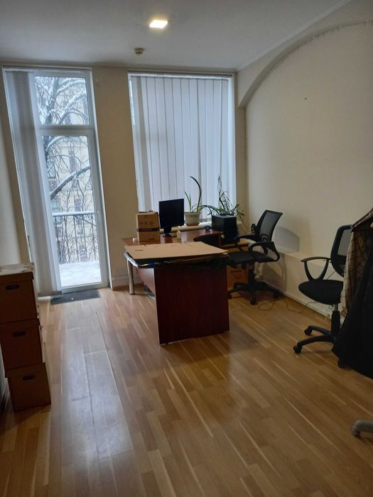 Ярославів Вал 21-Г  Центр Золоті Ворота Простора (229 кв м)