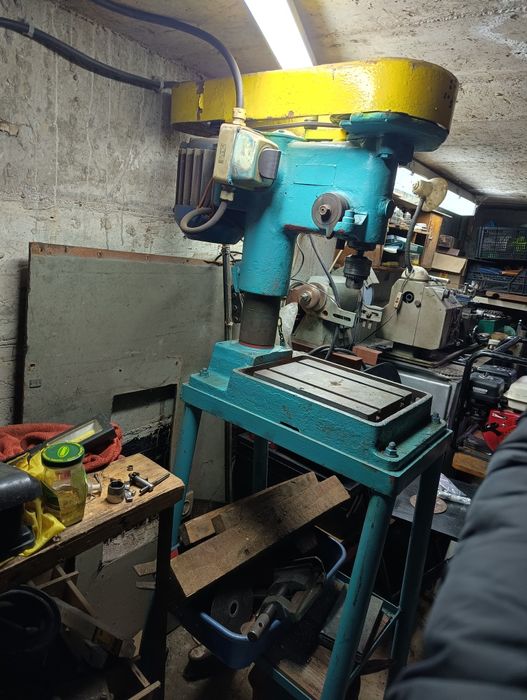 Garaż murowany z warsztatem