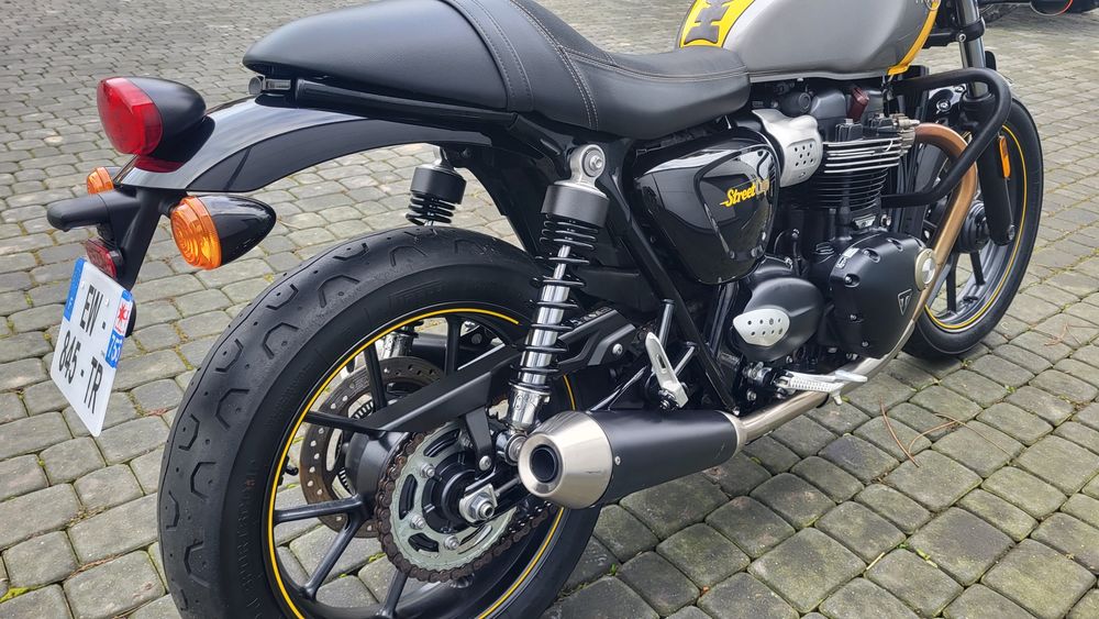 Triumph Street Cup 900 Bonneville Twin
