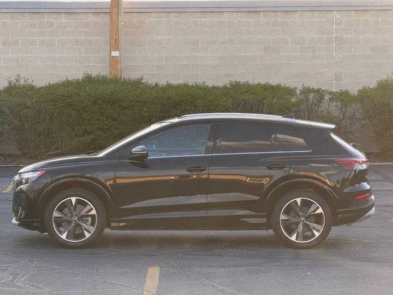 2022 Audi Q4 e-tron quattro Premium 50
