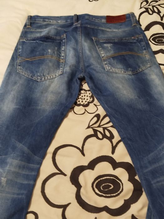 Niebieskie męskie regularne jeansy Tommy Hilfiger 32 34