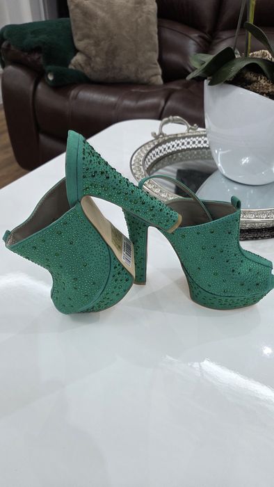 Buty na obcasie 37