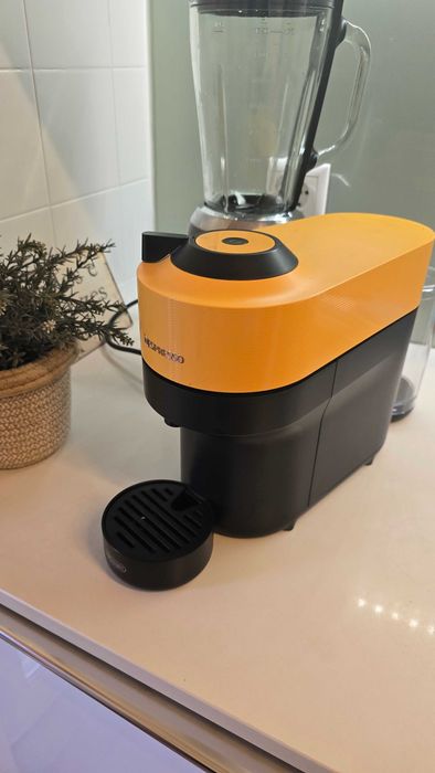 Máquina de Café DELONGHI Nespresso Vertuo Pop ENV90.Y Amarelo