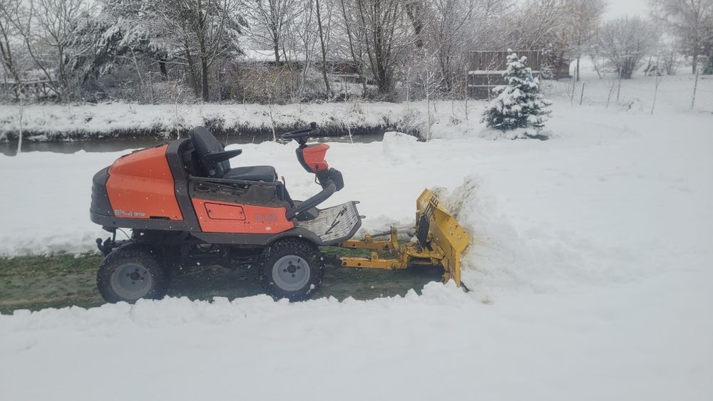 Traktorek Kosiarka  Husqvarna PT26d Ładny p 525 Pług do Sniegu