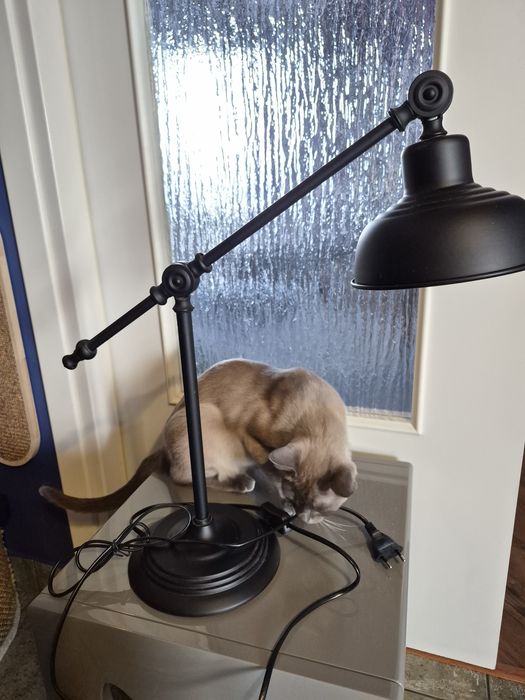 Lampa nocna w stylu loftowym