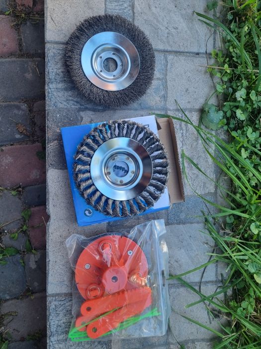 3 разных насадки триммера для травы