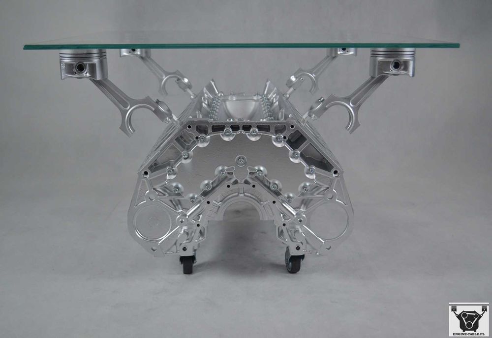 Stolik z silnika V8 idealny do biura PREZENT MANCAVE