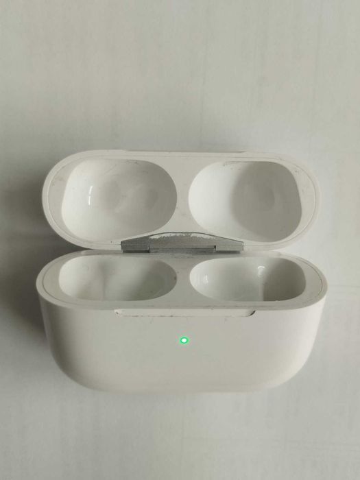 Зарядний футляр MagSafe для AirPods Pro 2-го покоління