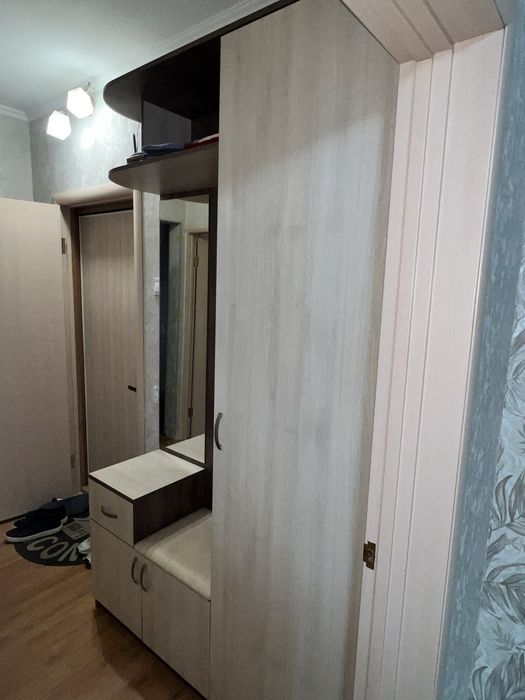 Шкаф в прихожую в идеальном состоянии