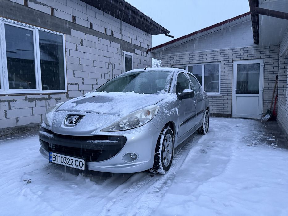 Пежо 206+ 2009р 1.1 бензин