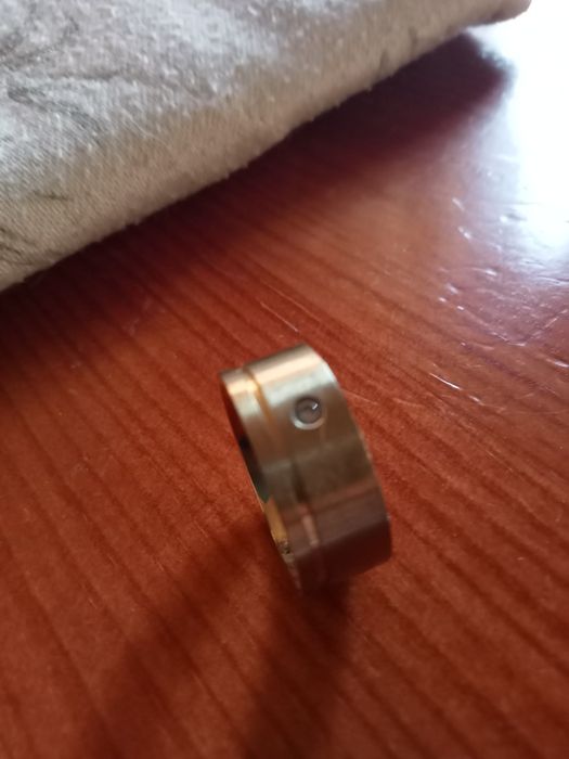 Aliança em aço com brilhante e segmento