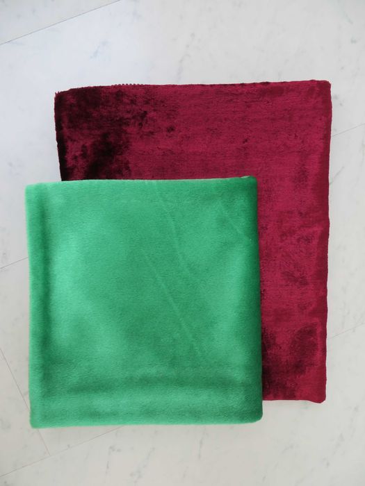 Чохли на диванні подушки.