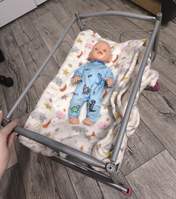 Колиска для ляльки