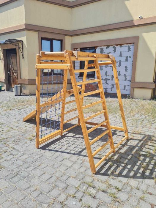 Дитячий спортивний комплекс