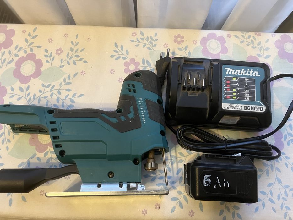 Лобзик аккумуляторный.