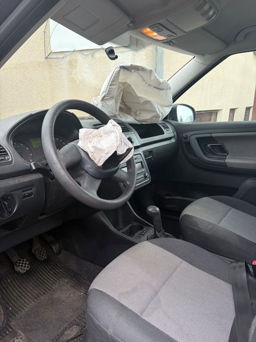 Skoda Fabia II 2010  (po wypadku) CZĘŚCI