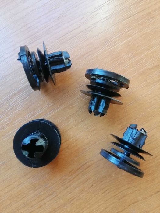 Клипсы/кліпси крепления/кріплення дверных карт: 12 грн. - Крепежные ...