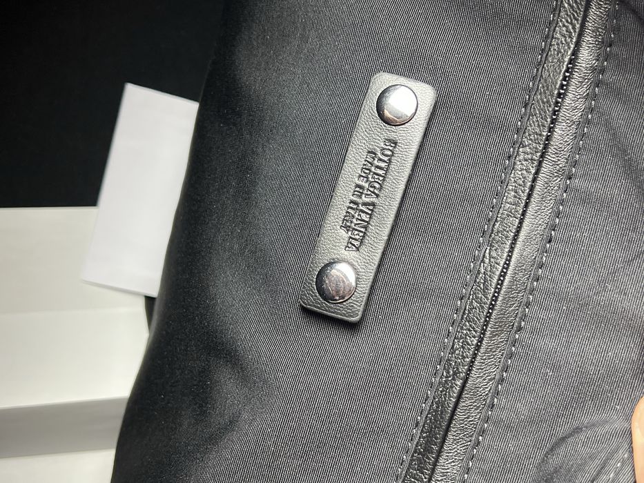 Torba Bottega Veneta skora naturlana