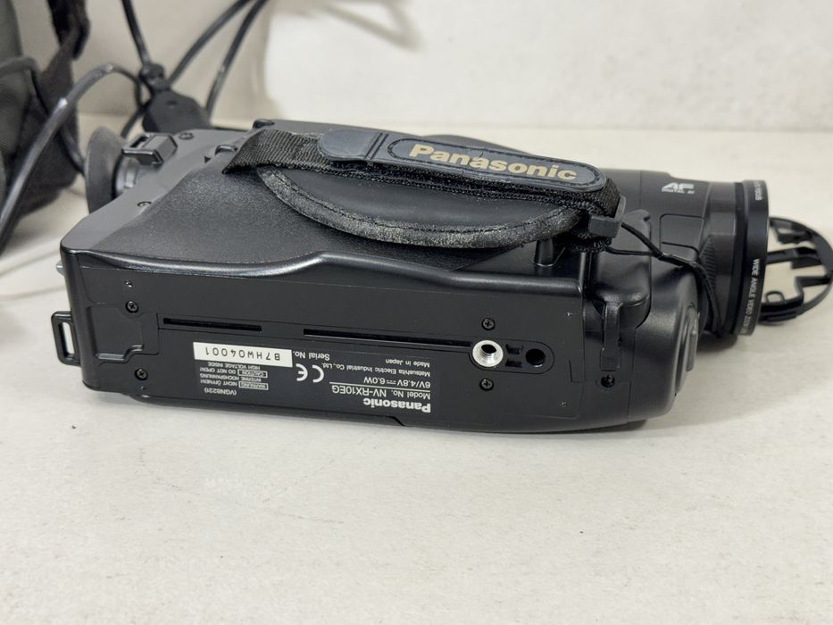 Kamera analogowa Panasonic VHS NV-RX10EG torba bateria ładowarka