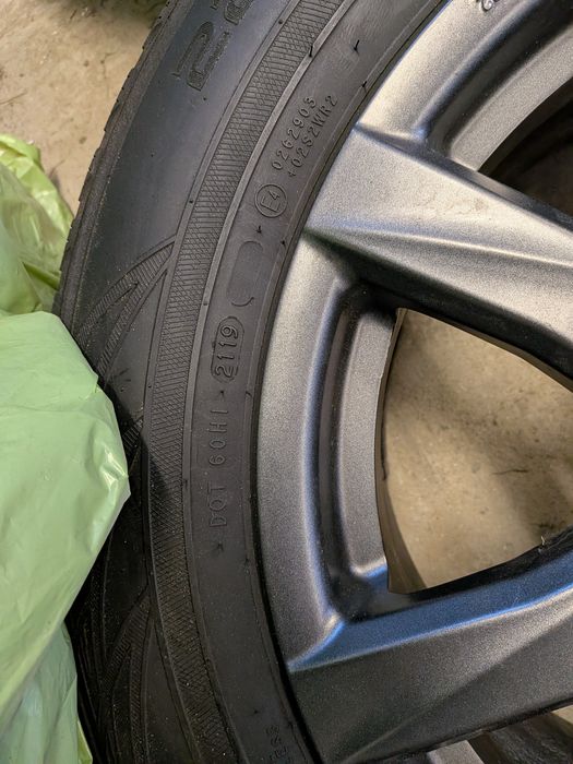 Alufelgi koła zimowe  5x114,3  225/65R17 Nokian