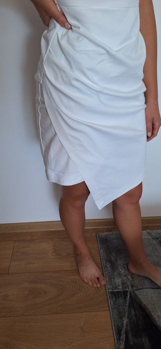 Biała sukienka Mohito 36
