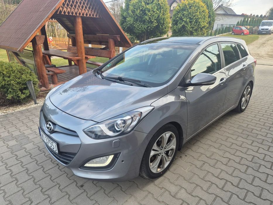 Hyundai I30 1,6 BENZ. KAMERA # SZKLANY DACH NAVI piękny zadbany serwisowany