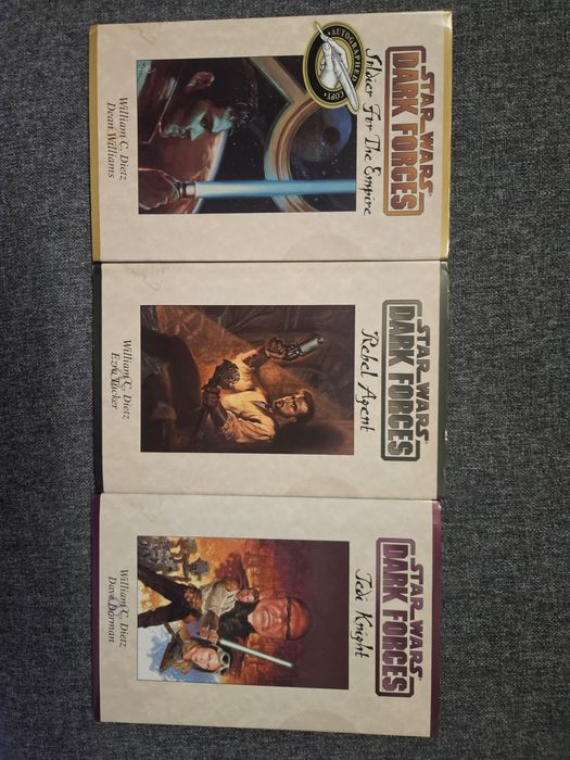 Książki Star Wars dark forces z autografami.