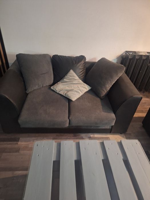 Sprzedam dwie sofy 2 i 3 osobowe