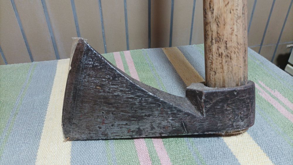 Hand Axe for Various Tasks444632905401640963
