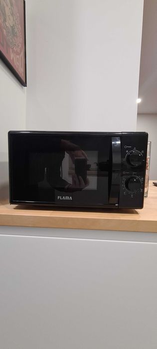 Microondas FLAMA 1 ano de uso 50€