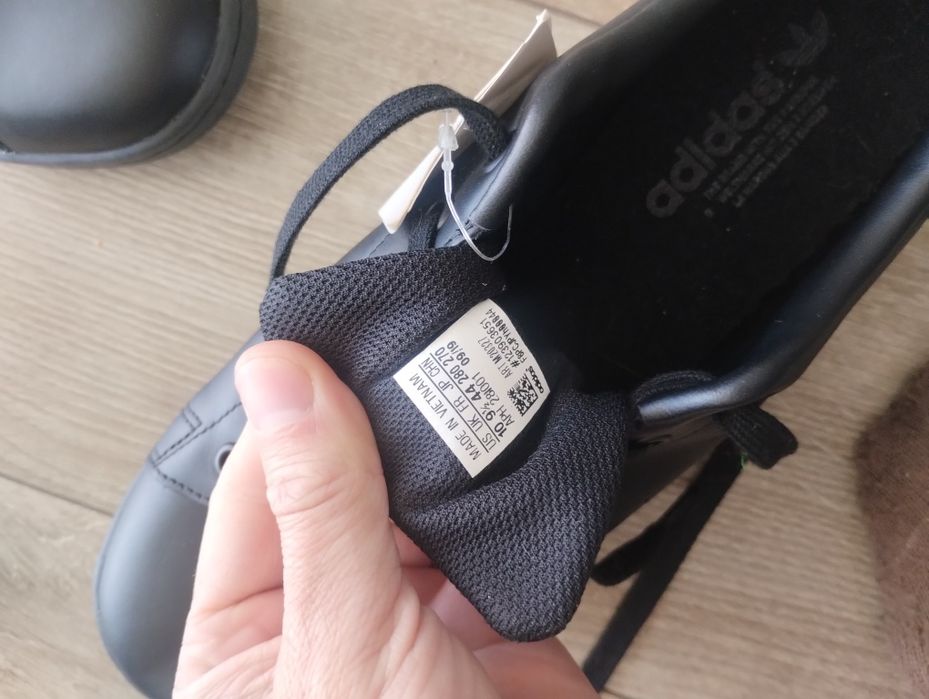 Кроссовки Адидас