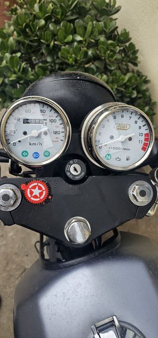 Mash Café Racer 125 Silver Edition
