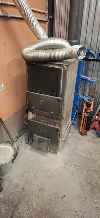 Piec nadmuchowy do ogrzewania warsztatu – sprawny, z nowym wentylatore