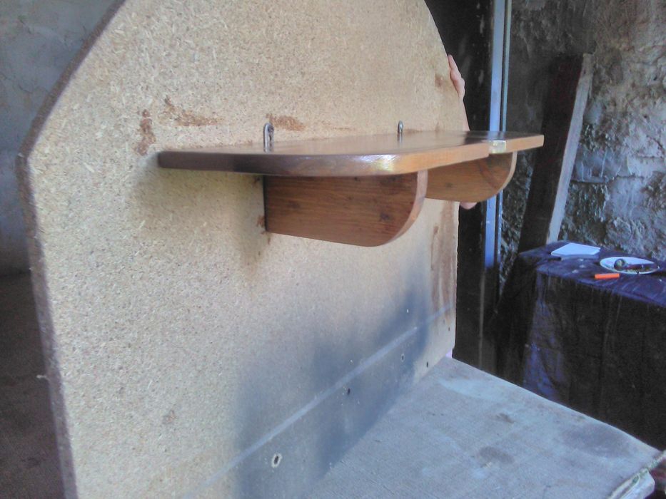 Полочка деревянная