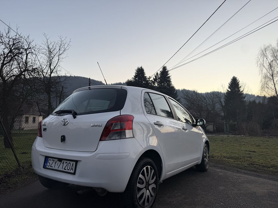 Toyota Yaris 2010 Lift*5 Drzwi*1.3 Benzyna*124 tyś. przebieg*6 biegów