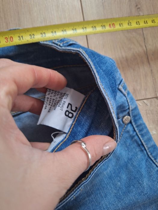 Krotkie spodenki rybaczki damskie za kolano