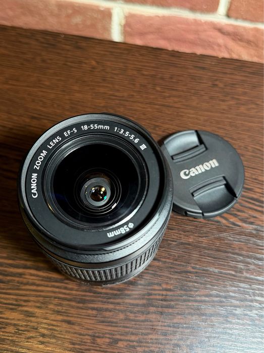Продам дзеркальний фотоапарат Canon EOS 4000D