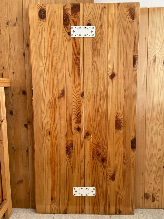 Bancadas sustentáveis em madeira maciça de pinho