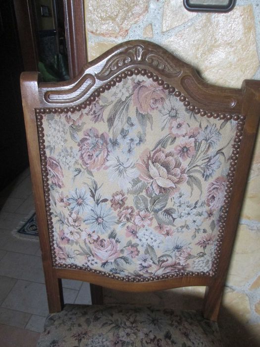Lindíssimas Cadeiras em Madeira e Tecido
