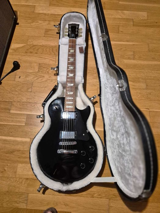 Gibson les paul studio 2009 + case