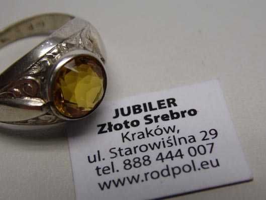 Przedwojenny srebrny pierścionek żółty kamień ornament R.15