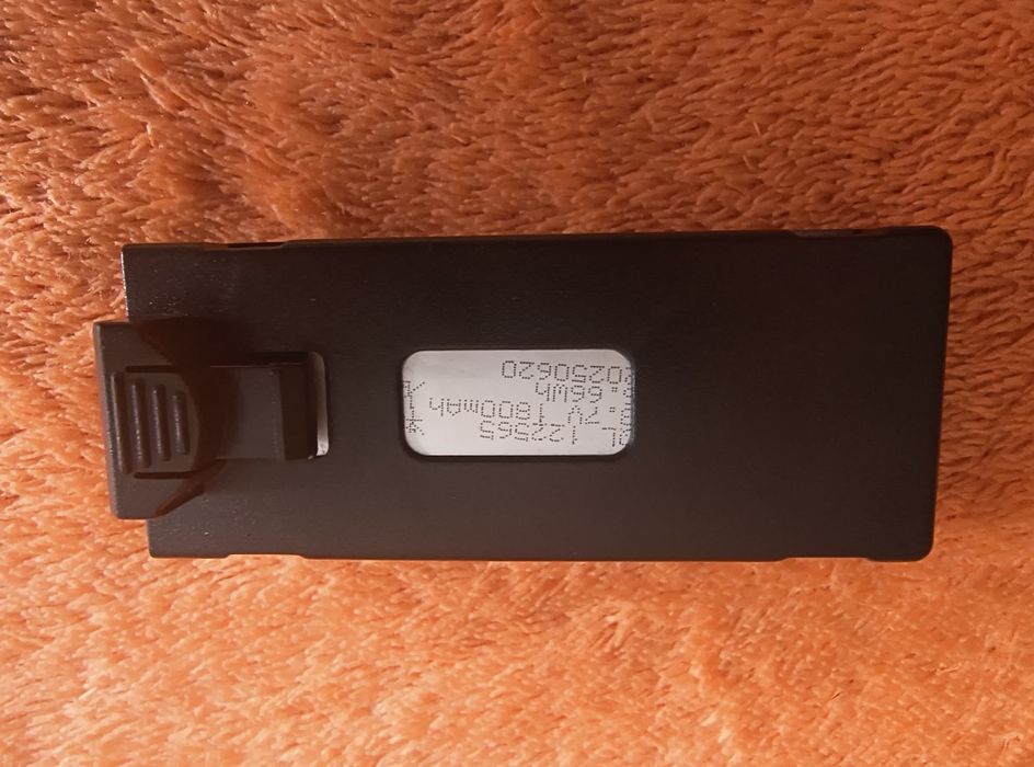 Dron z kamerą kontroler akumulator zapasowe śmigła etui