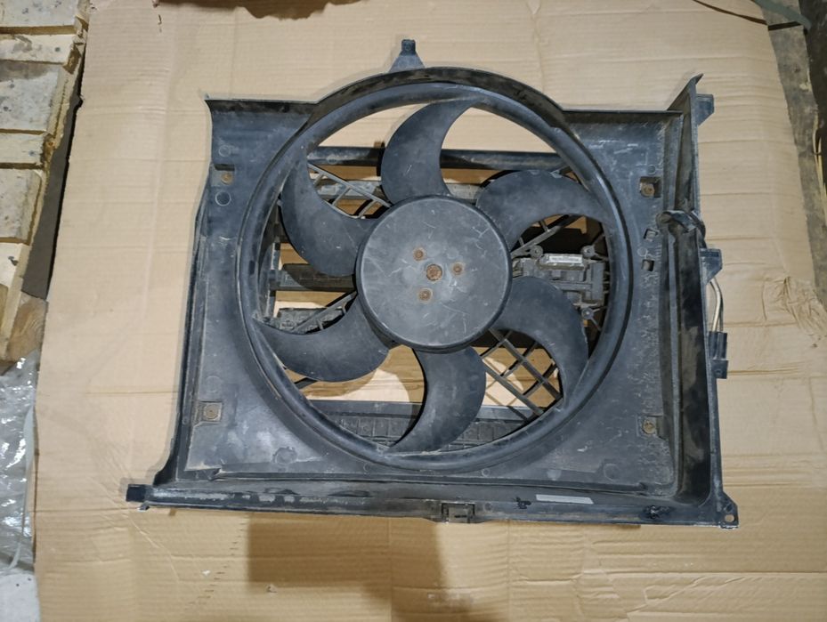 Вентилятор охлаждения с жалюзями BMW 3 E46 1997-2003 2.0D Оригинал.