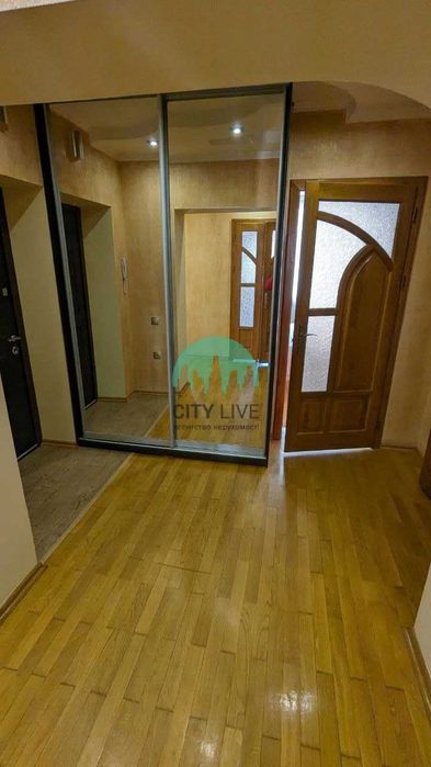Продаж 2кімнатної квартири з меблями та технікою. 10хв до центру (38)