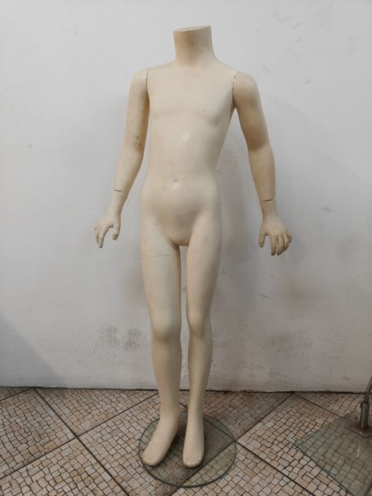 Manequim de crianca