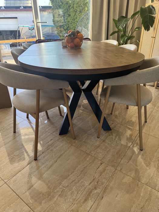 Stół do jadalni zapraszam