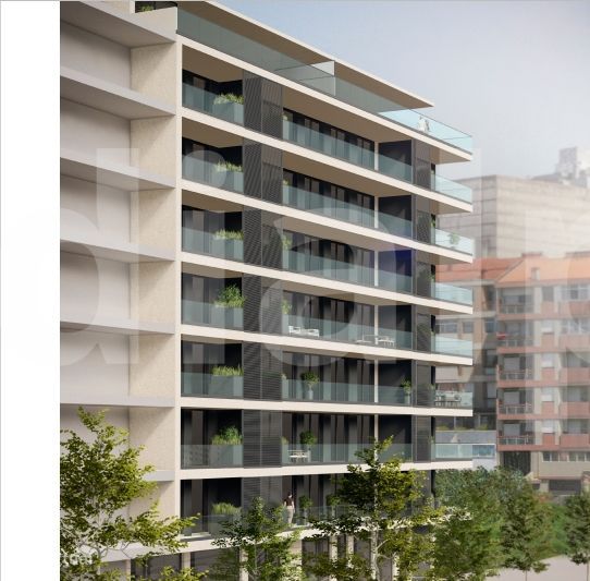 T3 Apartment with Private Garage and 2 Balconies, Boavista