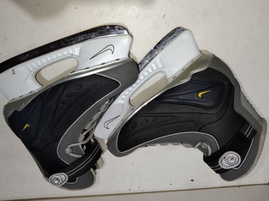 Łyżwy hokejowe NIKE rozmiar 38 jak nowe