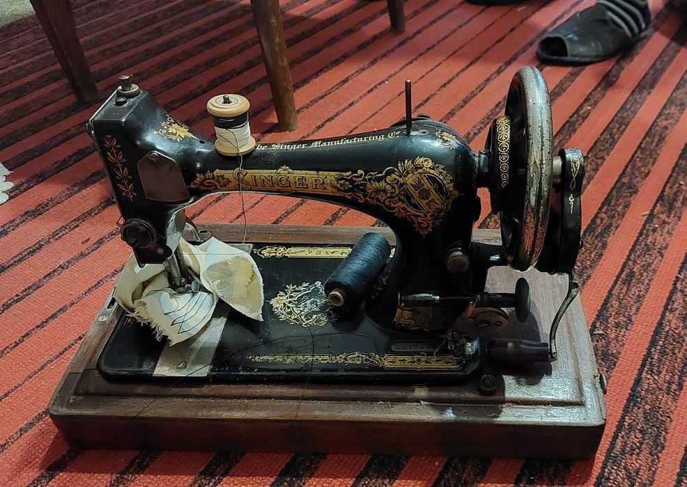 Швейна машинка Singer